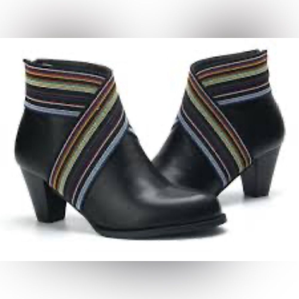 NWOB Lostisy Boots